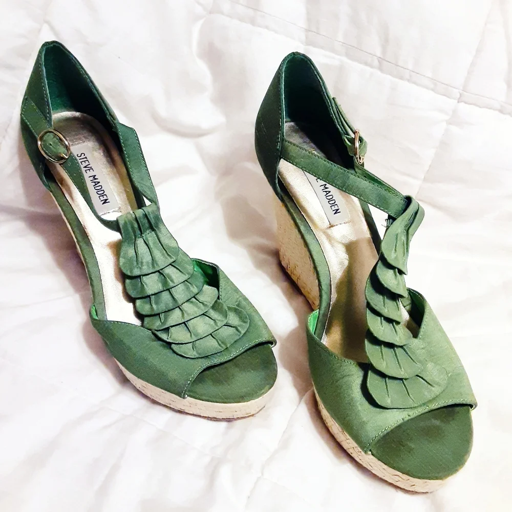 Steve Madden Ruffle Wedge Platforms - Picture 3 of 16